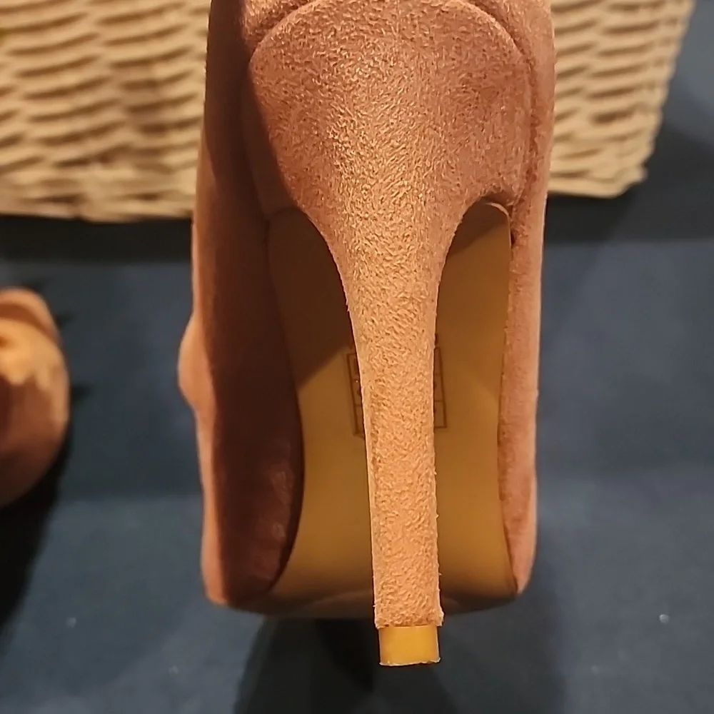 Chic Suede Slouch Boots in Pink - Picture 6 of 7